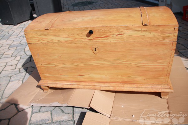 Holztruhe restaurieren