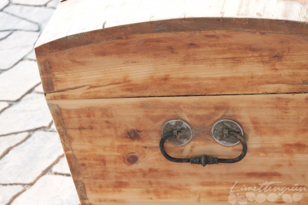 Holztruhe restaurieren