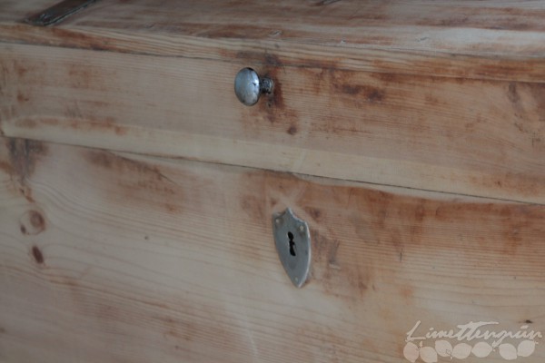 Holztruhe restaurieren