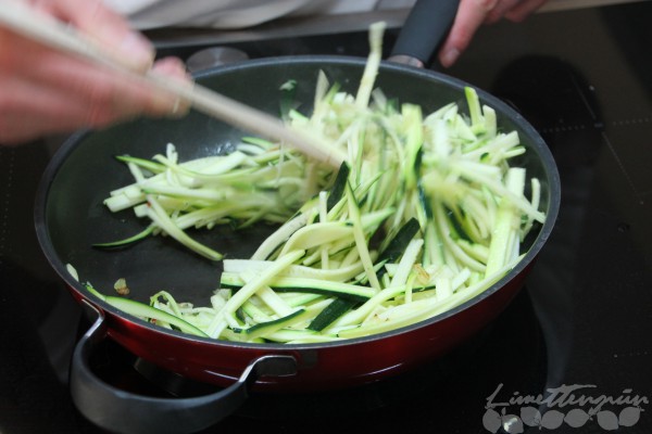 Wildlachs mit Zucchini-Spaghetti