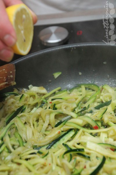 Wildlachs mit Zucchini-Spaghetti