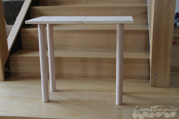 Bauschaum-Hocker