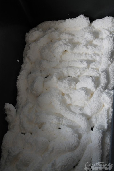 Bauschaum-Hocker